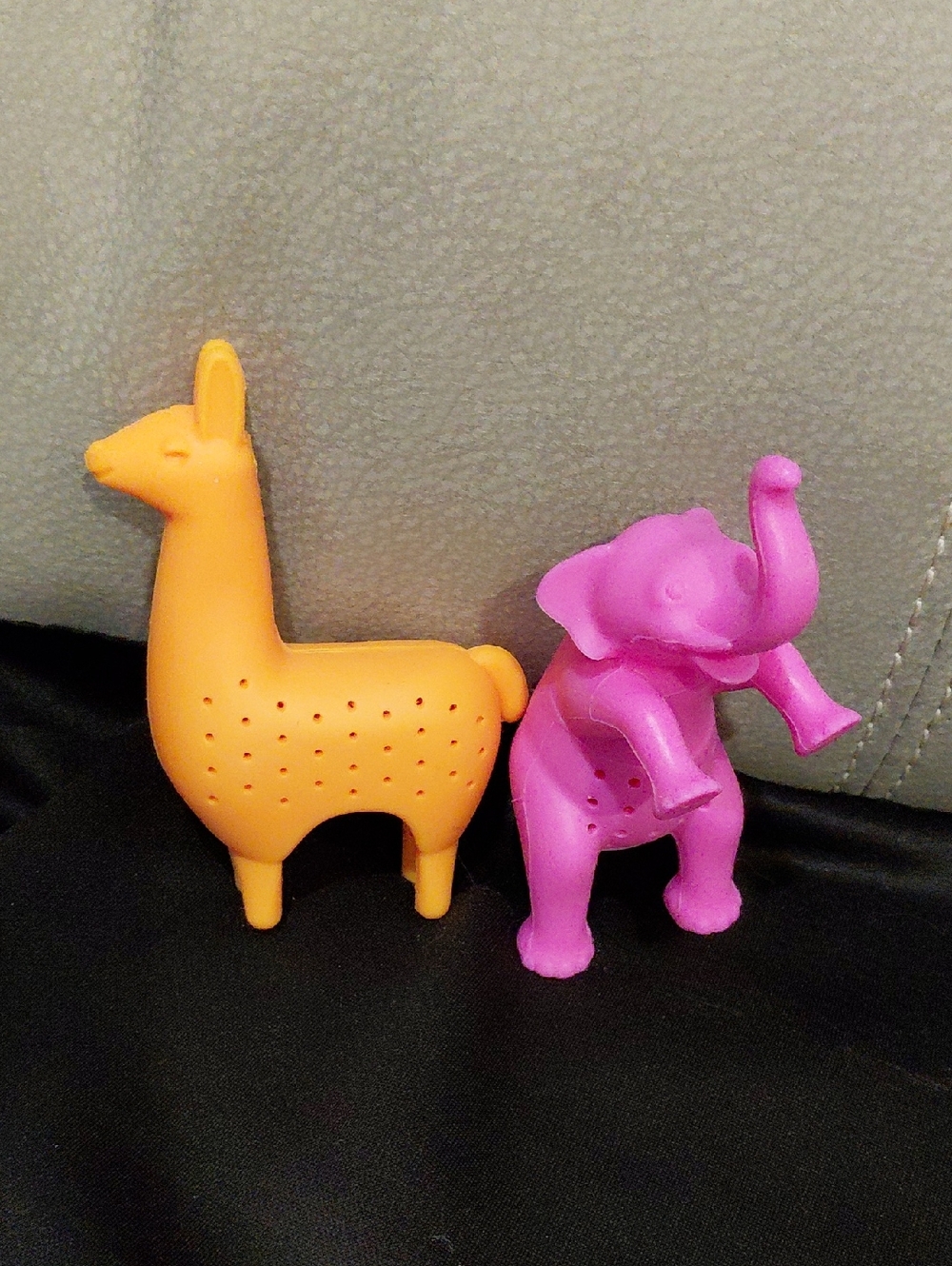 TEA CUP SOAKERS LAMA & ELEPHANT - Picture 4 of 5